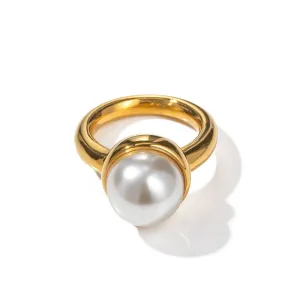 Classic Pearl Ring